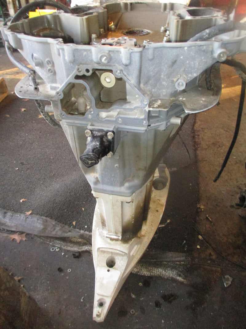 Suzuki DF300B outboard 25" mid section