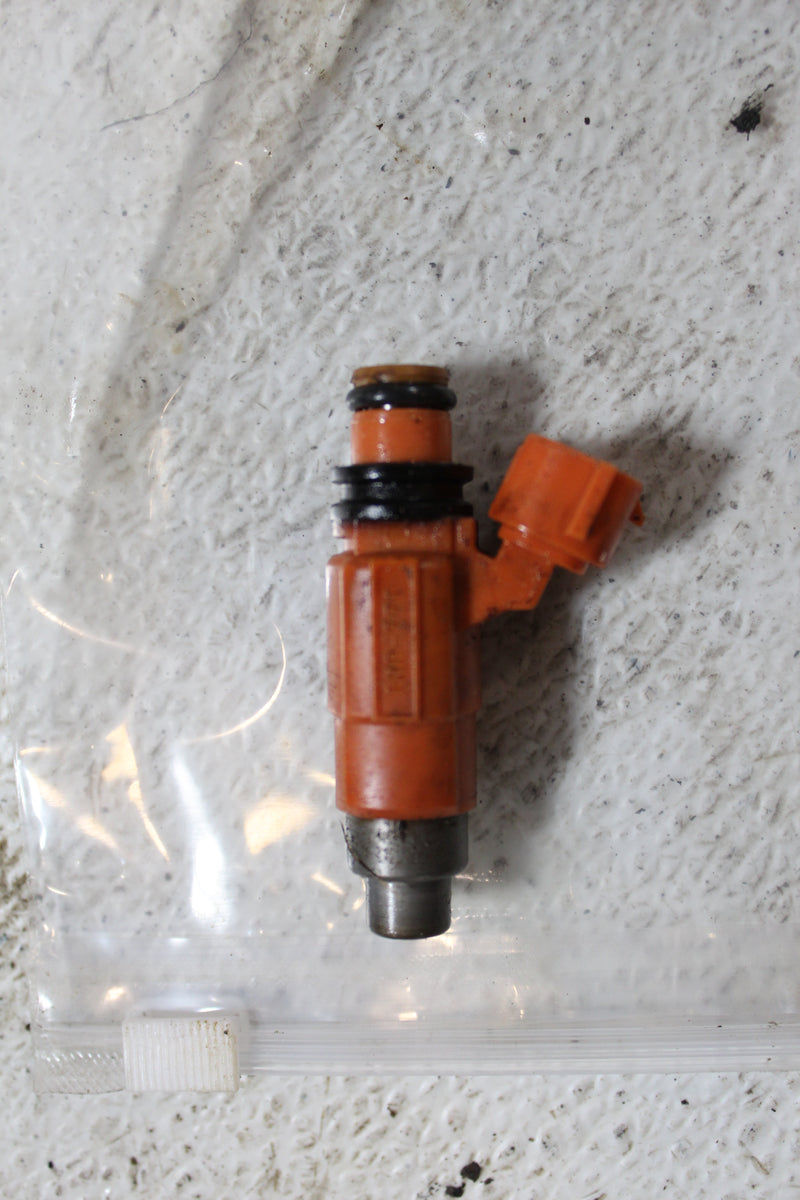 Suzuki DF140 140hp Outboard Fuel Injector Set (15710-65D00)