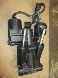 Load image into Gallery viewer, Suzuki DF60 60hp 4 stroke outboard SHOWA tilt trim unit
