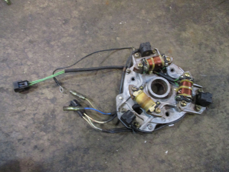 Yamaha 40hp 2 stroke outboard stator/ timer base (6H5-85560-02-00)
