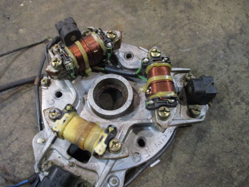 Yamaha 40hp 2 stroke outboard stator/ timer base (6H5-85560-02-00)
