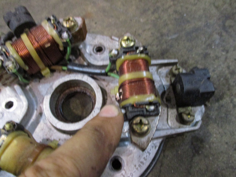 Yamaha 40hp 2 stroke outboard stator/ timer base (6H5-85560-02-00)