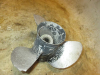 Load image into Gallery viewer, Johnson 50hp 2 Stroke outboard Aluminum Propeller (012038)
