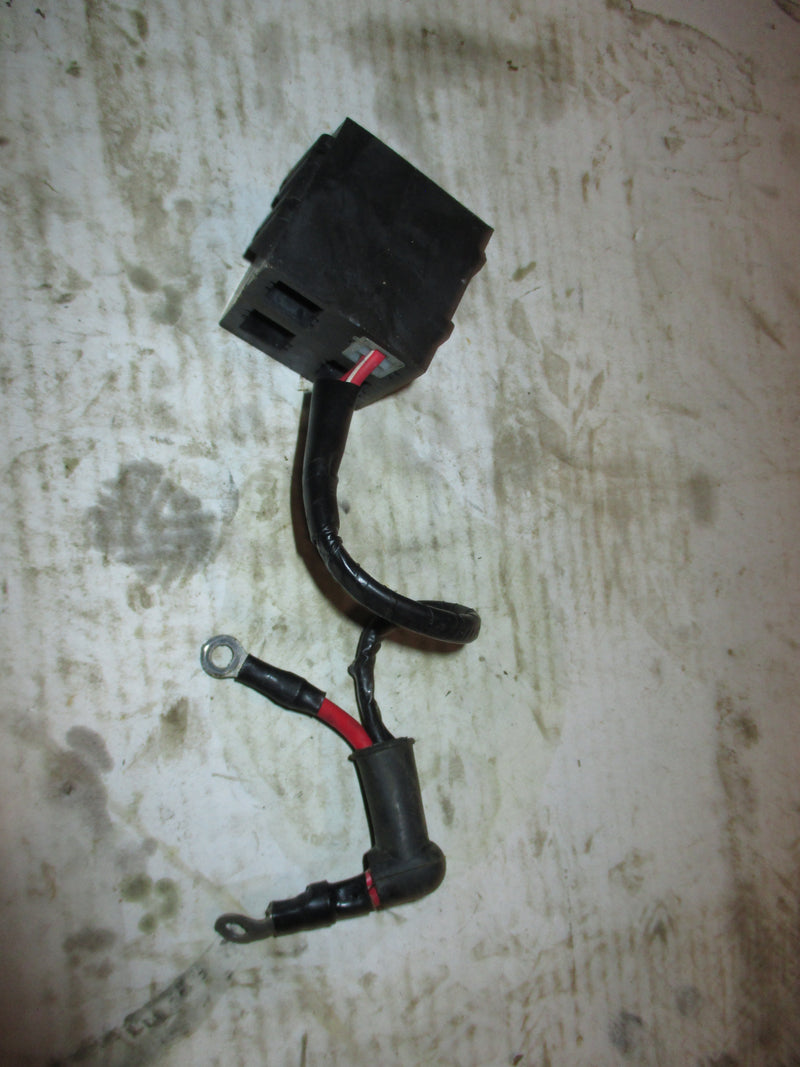 Yamaha 250hp OX66 outboard fuse block with 2 fuses (61A-82153-00)