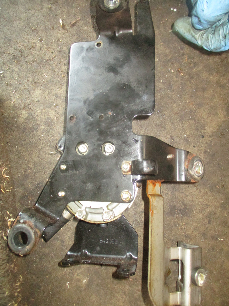 Evinrude 225hp Ficht outboard oil distributor (5004920)