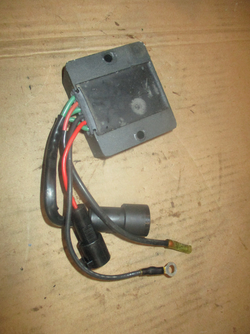 Yamaha 150hp carbureted SWS 2 stroke outboard rectifier regulator (6R3-81960-10)