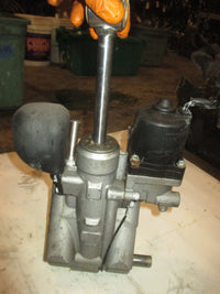 Load image into Gallery viewer, Suzuki DF200 200hp 4 Stroke Outboard Tilt Trim Unit Showa (48000-96J12)
