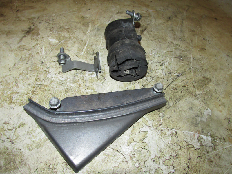 Yamaha 115hp 4 Stroke Outboard Rigging Grommet and Holder (68V-42725-00-00)