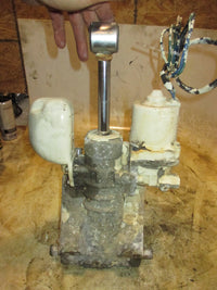 Load image into Gallery viewer, Johnson 90hp Ocean Pro 2 Stroke outboard Tilt Trim Unit
