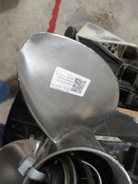 Load image into Gallery viewer, Johnson/Suzuki DF 140hp 4 stroke outboard stainless propeller (14x20)
