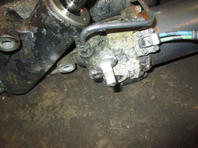Yamaha 225hp 4 stroke outboard tilt trim unit