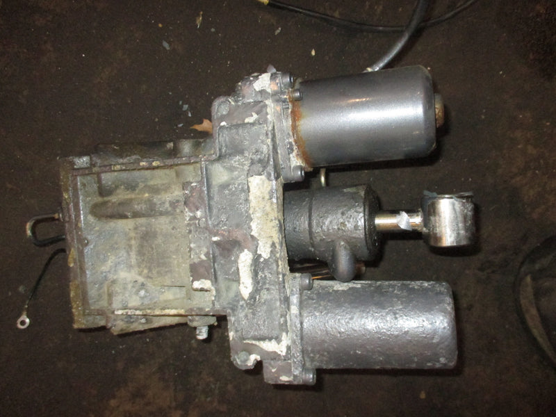 Yamaha 225hp 4 stroke outboard tilt trim unit