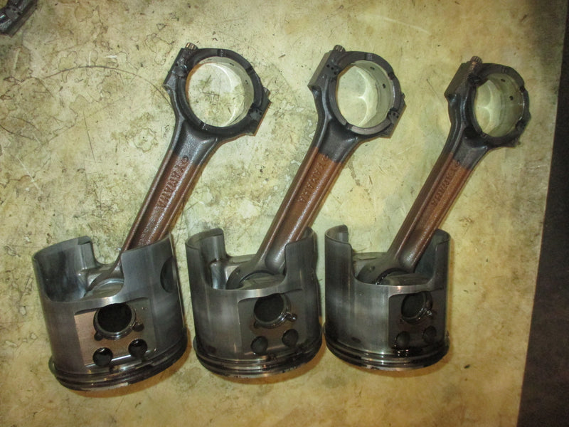Yamaha 200hp 3.3L VMAX HPDI Outboard Starboard Piston and rod set of 3 (6D0-02)
