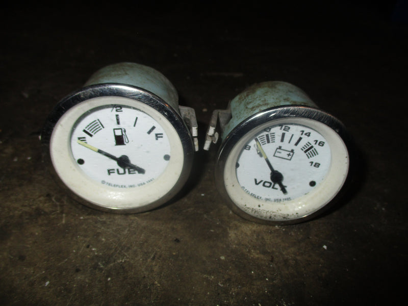 Outboard lido series fuel and volt gauge