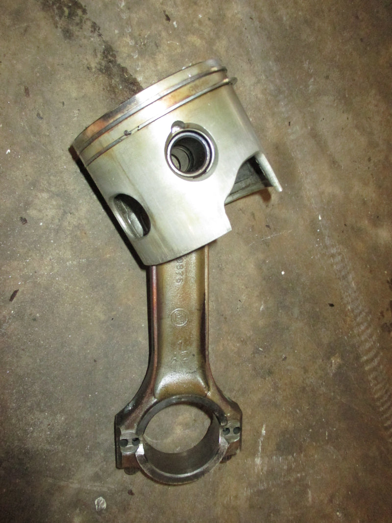 Johnson 200/225hp Ocean prop outboard starboard piston and rod (432-078)