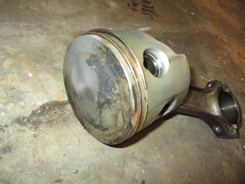 Johnson 200/225hp Ocean prop outboard starboard piston and rod (432-078)