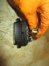 Load image into Gallery viewer, Yamaha 200hp 3.3L VMAX HPDI Outboard Tilt trim relay (60V-81950-00)
