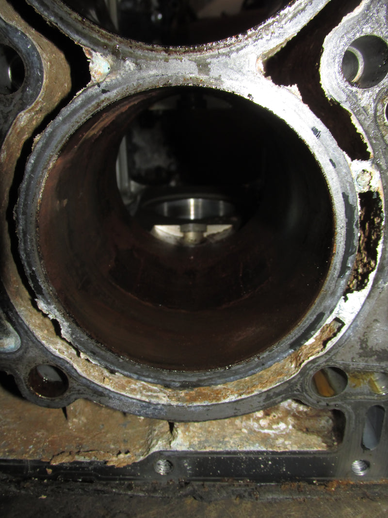 Suzuki DF150 150hp Outboard Crankcase Block