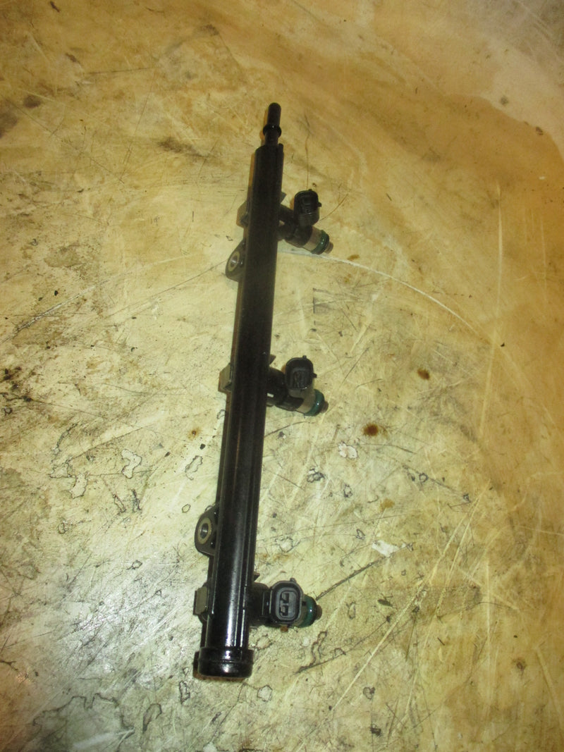 Yamaha 300hp 4 stroke outboard Fuel Rail w/ 3 Injectors