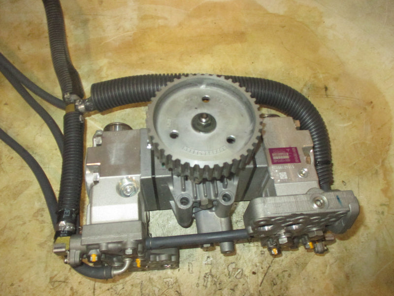 Yamaha 200hp 3.3L VMAX HPDI Outboard Fuel injection pump (60V-13910-00-00)