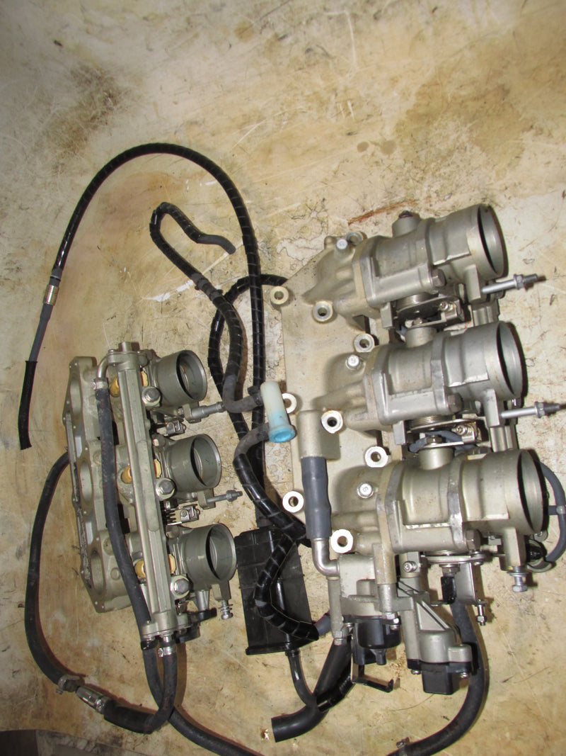Yamaha 225hp 4 Stroke Outboard Intake manifold/fuel rails and injectors