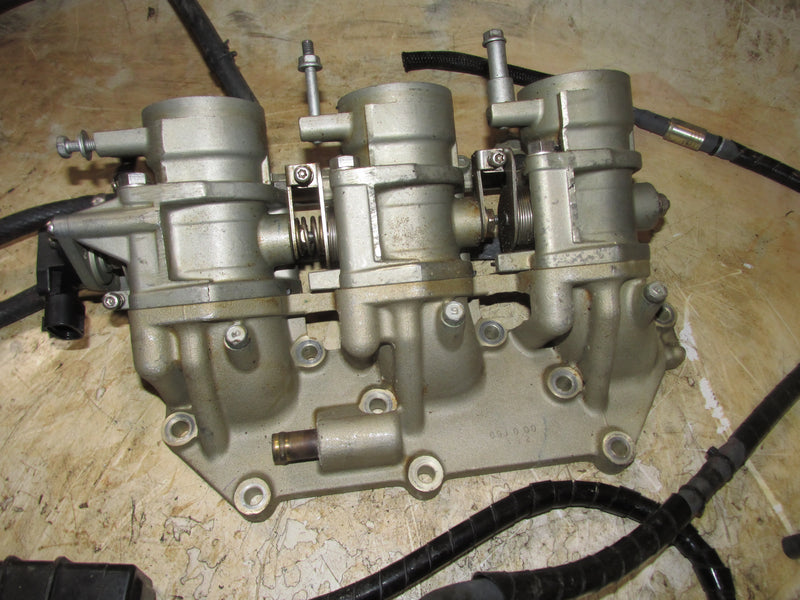 Yamaha 225hp 4 Stroke Outboard Intake manifold/fuel rails and injectors