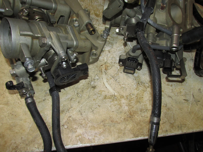 Yamaha 225hp 4 Stroke Outboard Intake manifold/fuel rails and injectors
