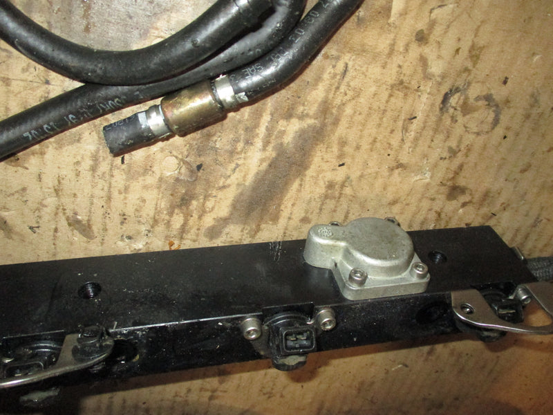Mercury 175hp optimax outboard fuel rail and injector set (8M0001459407136)