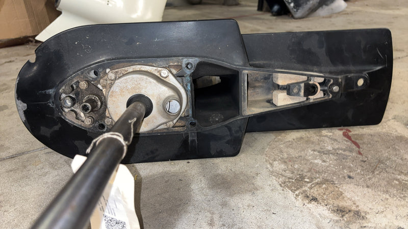 Mercury 60hp 2 stroke outboard 20" shaft lower unit PARTS ONLY