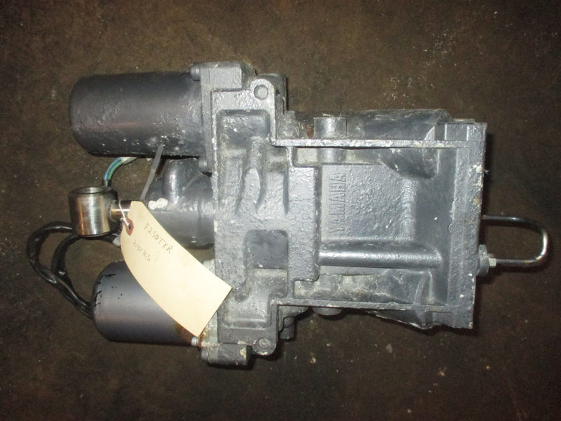 Yamaha 250hp 4 stroke outboard Tilt Trim Unit