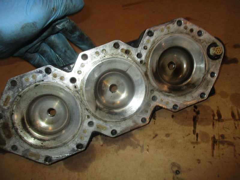 Johnson 150hp 2 stroke outboard cylinder head 338311
