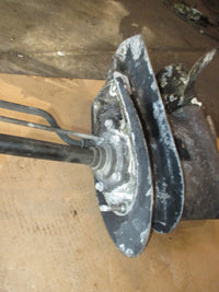 Load image into Gallery viewer, Johnson 30hp 2 stroke outboard 20 long shaft lower unit
