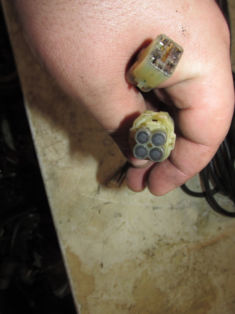 Yamaha 225hp 4 Stroke Outboard 8 wire trim and oil level sender Harness