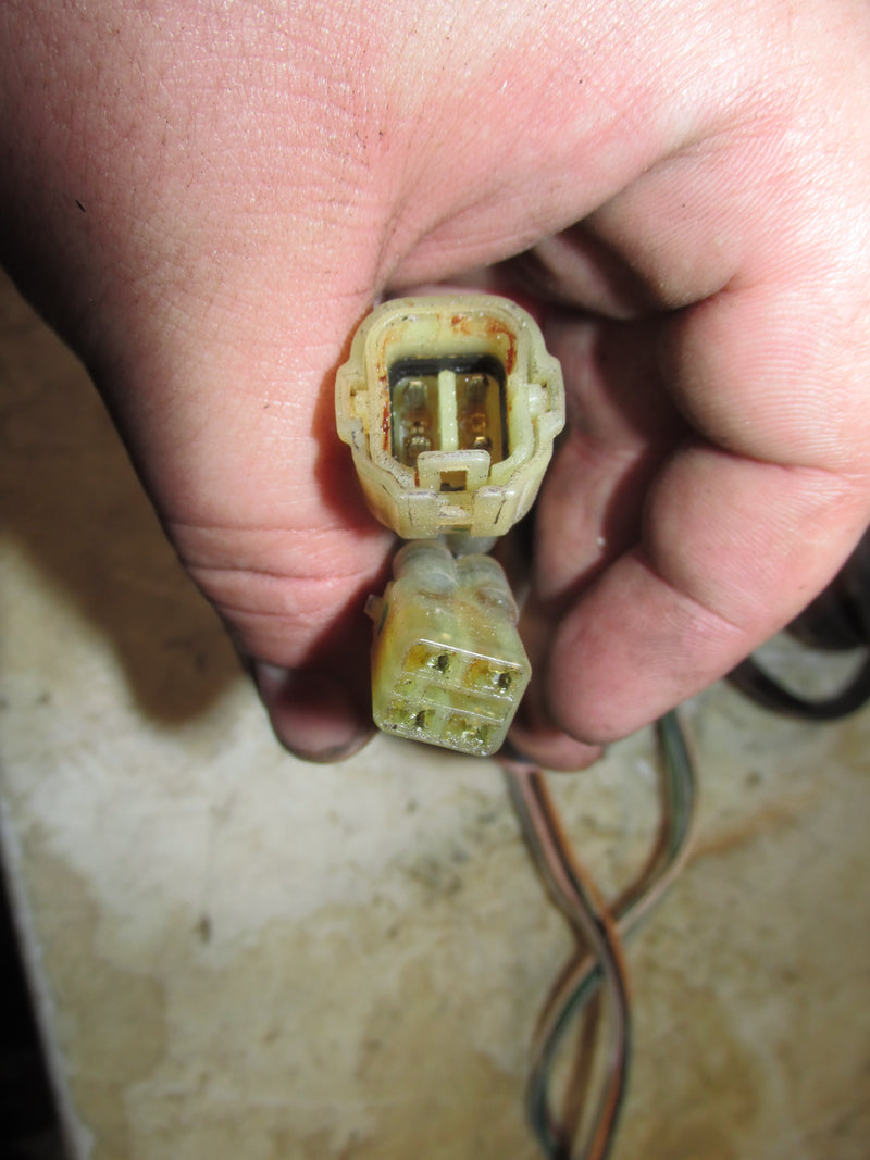 Yamaha 225hp 4 Stroke Outboard 8 wire trim and oil level sender Harness