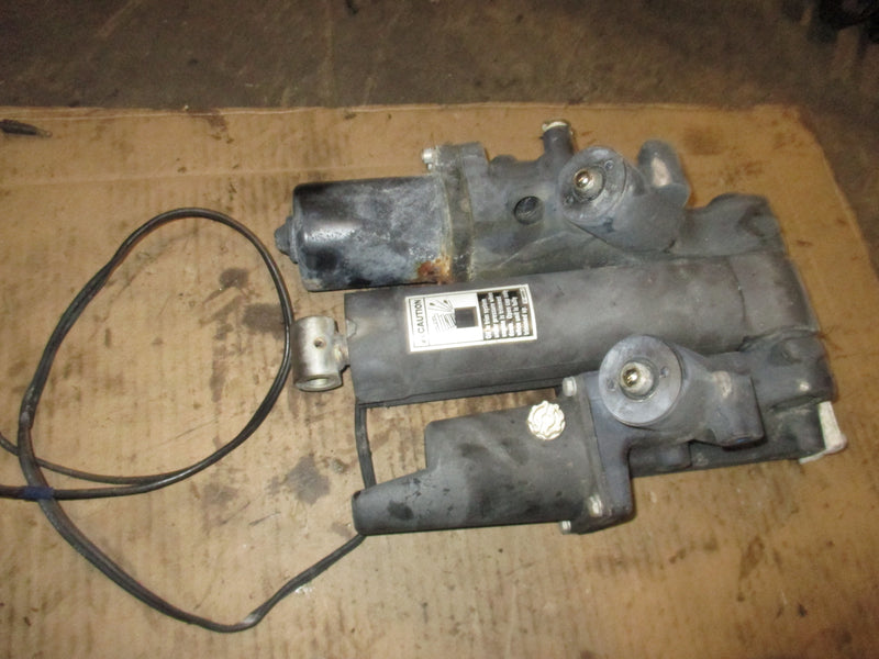 Mercury 175hp optimax outboard tilt trim unit
