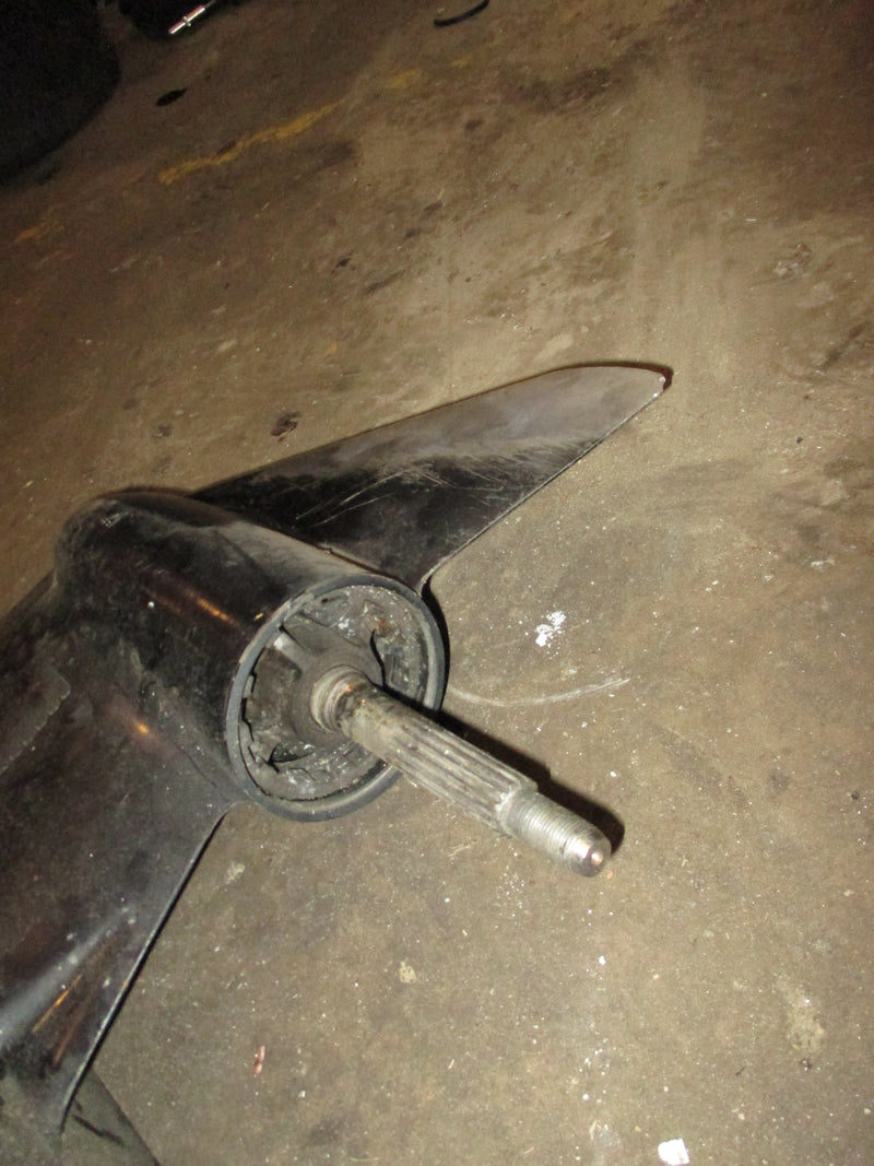 Mercury carborated 150-200hp 2.5 liter outboard 25 inch shaft lower unit
