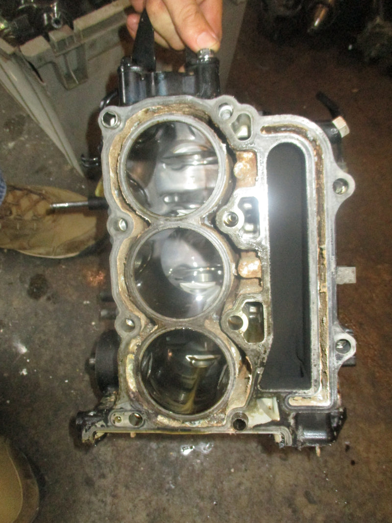 Suzuki DF40 40hp 4 stroke outboard crankcase block