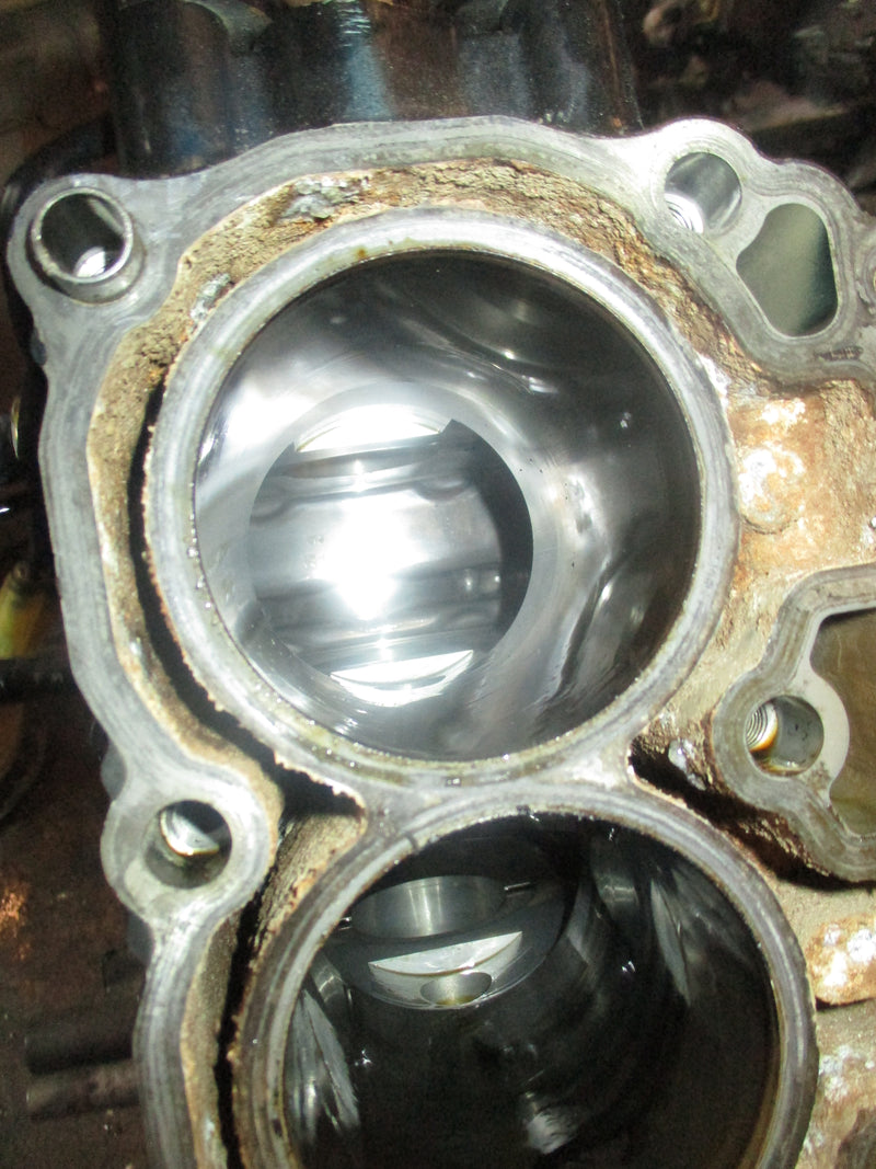 Suzuki DF40 40hp 4 stroke outboard crankcase block