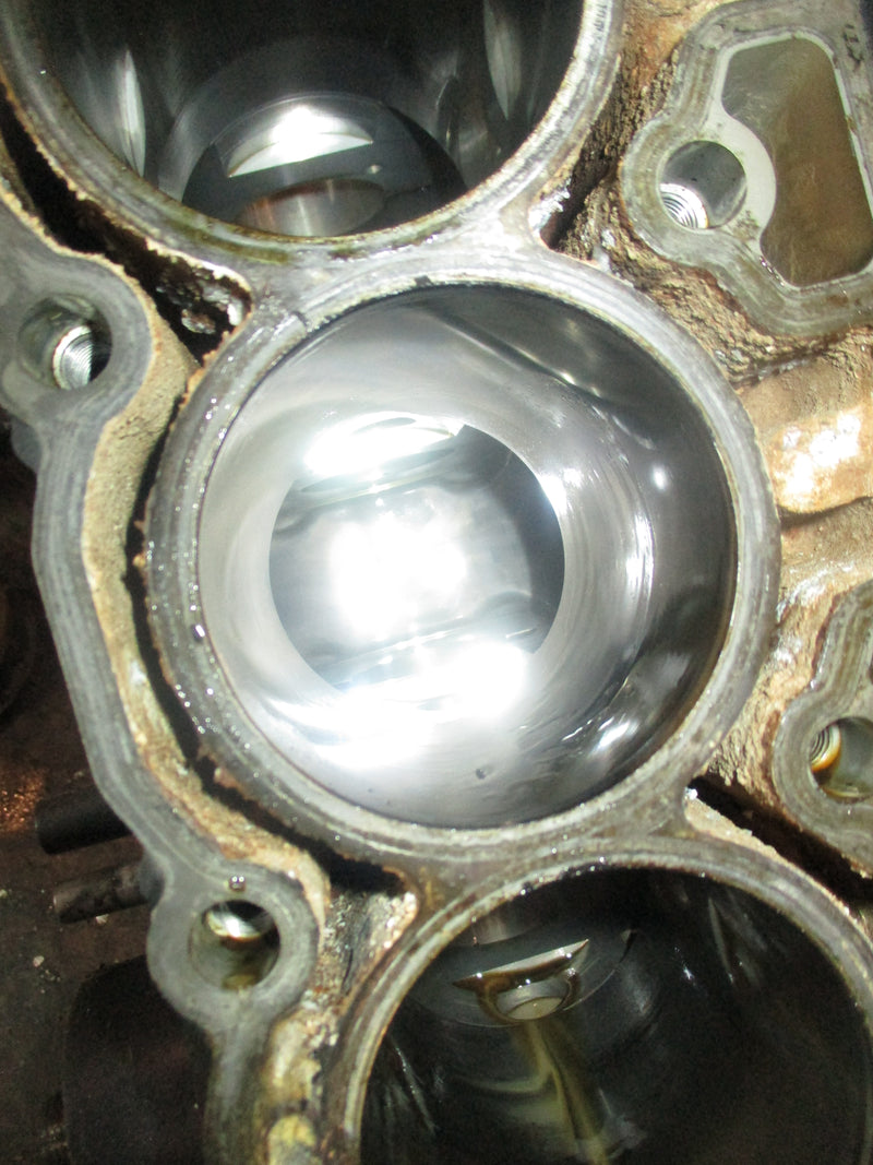 Suzuki DF40 40hp 4 stroke outboard crankcase block