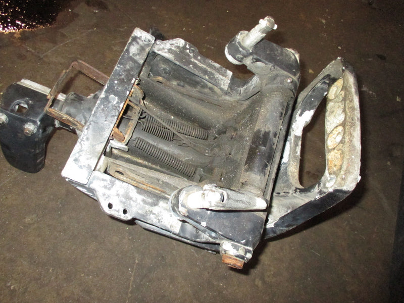 Johnson 30hp 2 stroke outboard swivel bracket (parts)