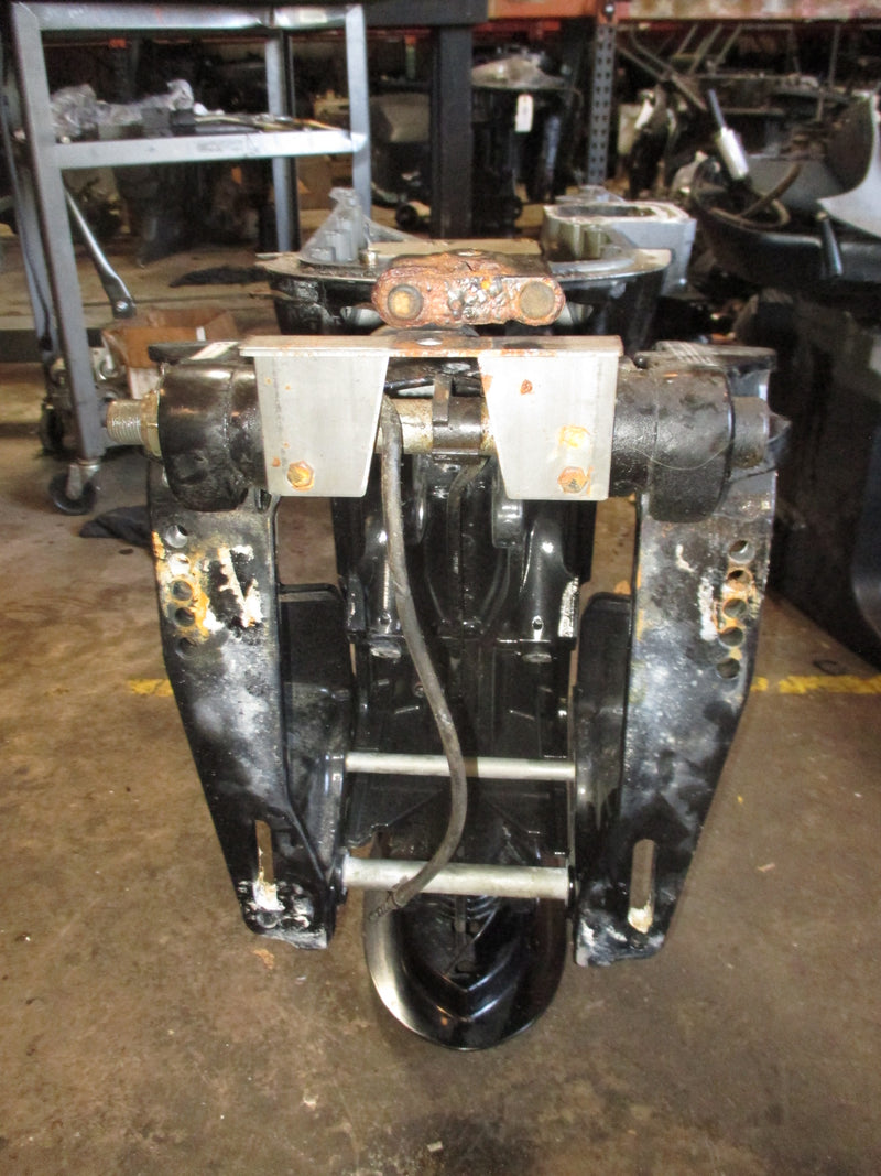 Suzuki DF140A 140hp 4 stroke outboard 25" Mid section
