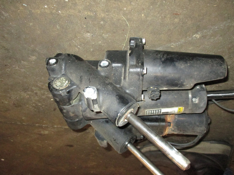 Mercury carbureted 150-200hp 2.5 liter outboard tilt trim unit