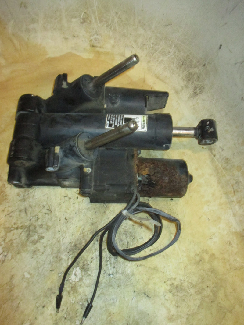 Mariner 225hp 2 Stroke outboard Tilt Trim Unit