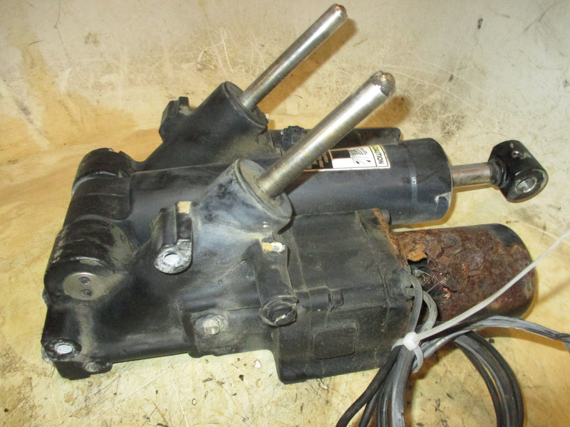 Mariner 225hp 2 Stroke outboard Tilt Trim Unit
