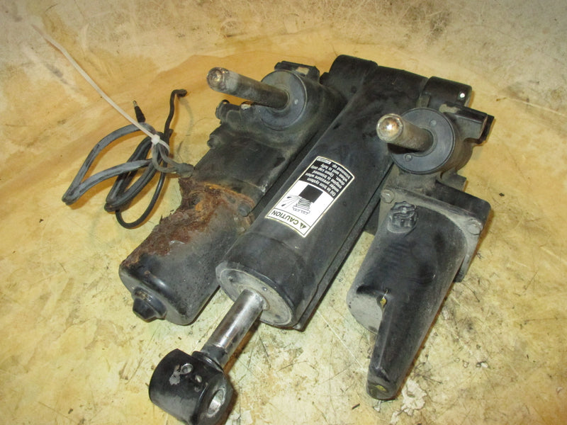 Mariner 225hp 2 Stroke outboard Tilt Trim Unit