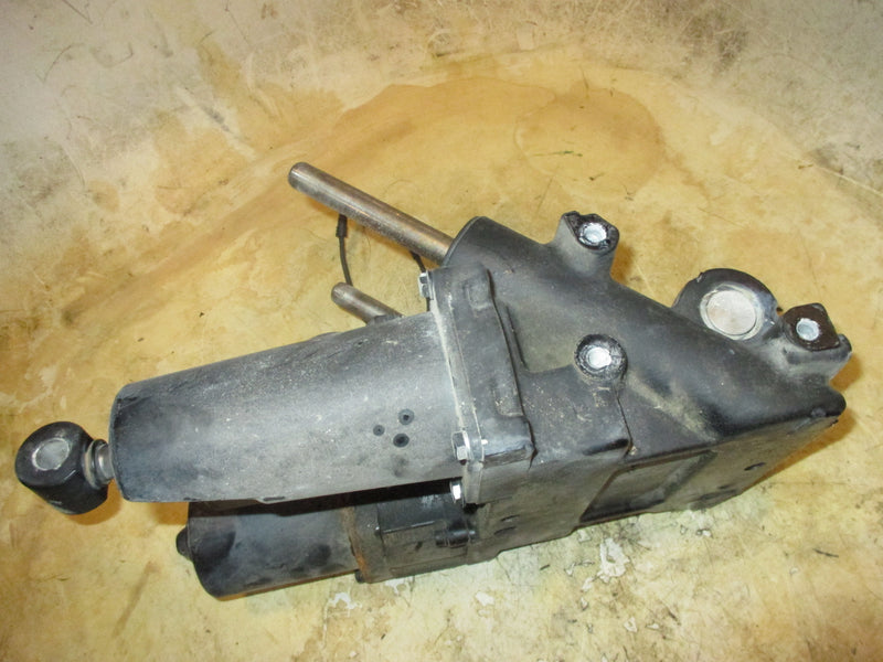 Mariner 225hp 2 Stroke outboard Tilt Trim Unit