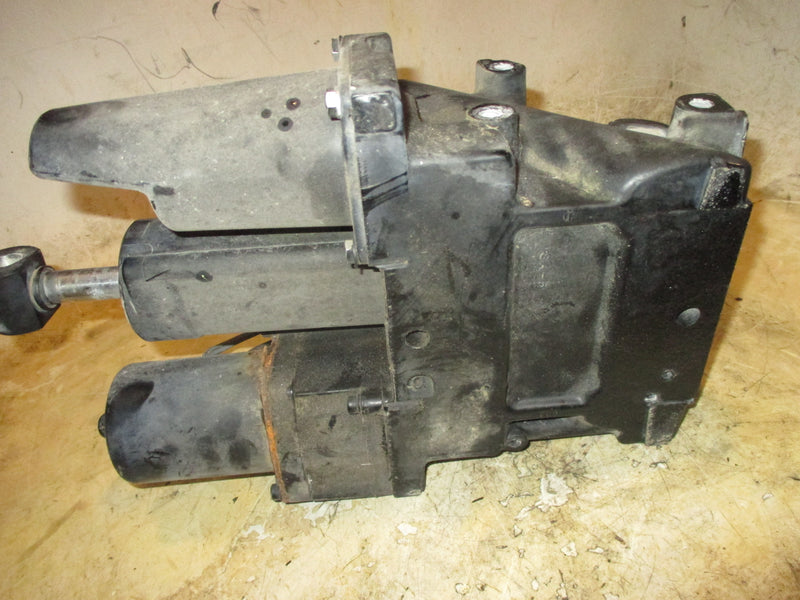 Mariner 225hp 2 Stroke outboard Tilt Trim Unit