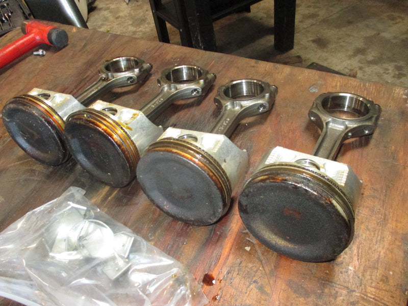 Suzuki DF140A 140hp 4 stroke outboard Piston and rod set 12100-92J01