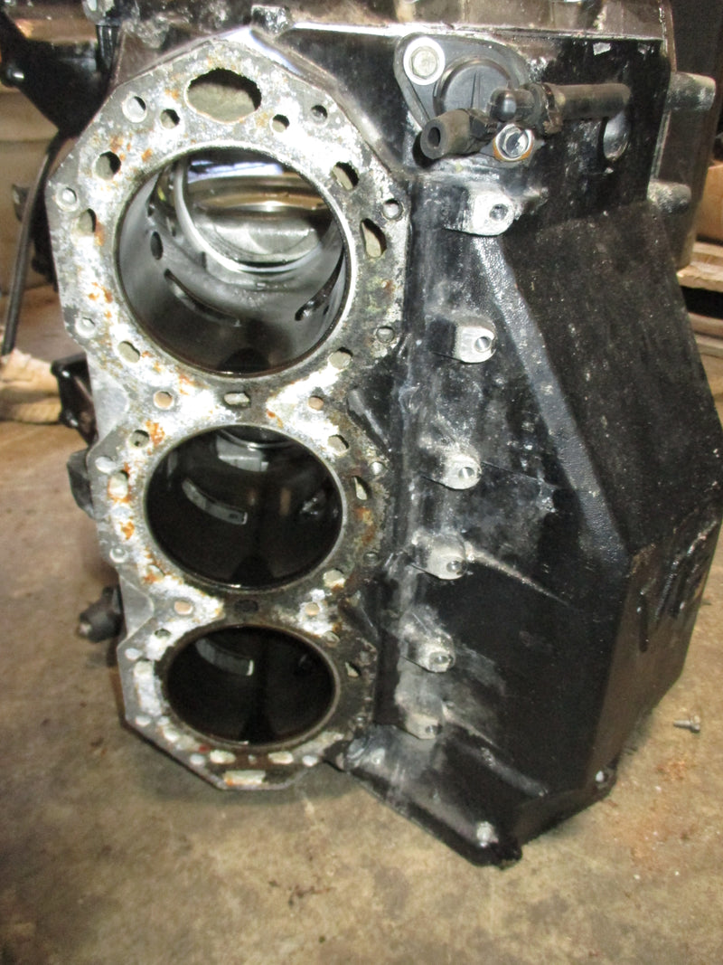 Johnson ocean runner 200hp 2st outboard crankcase block