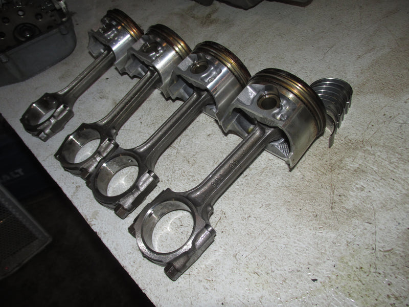 Suzuki DF90 90hp Outboard Piston and Rod Set of 4 (12111-90J01)